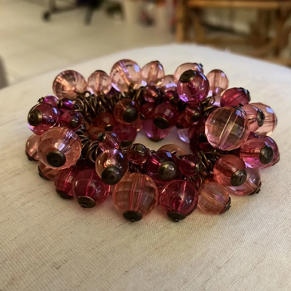 Pink Beaded stretch bracelet - Picture 2 of 4